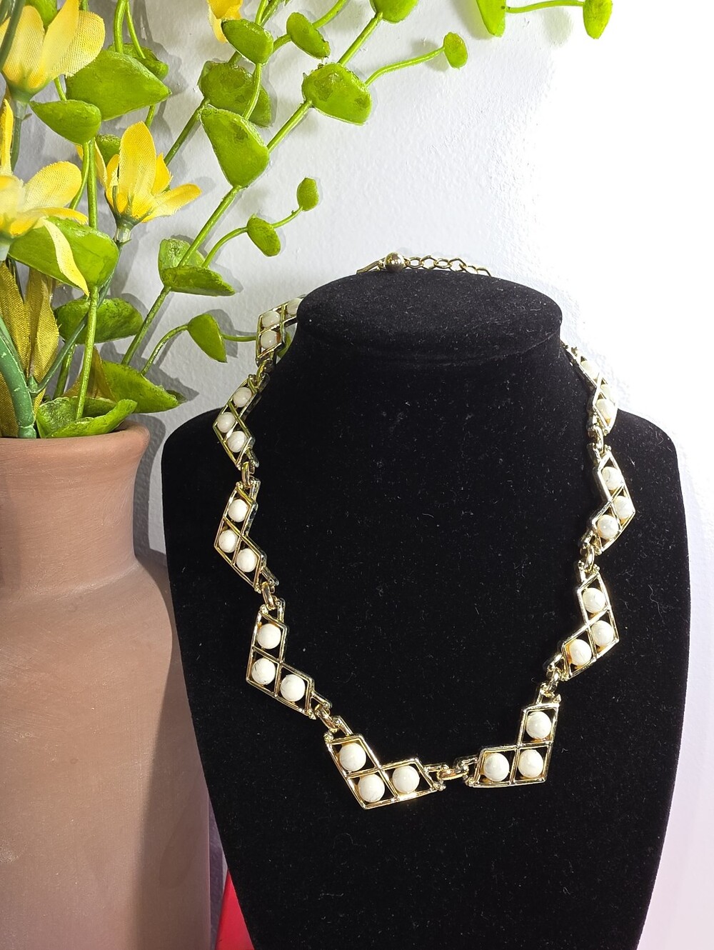 2622, Mid-century 1950's Kramer New York Geometric Chevron Necklace